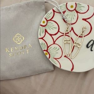 Fallyn Linear Earrings